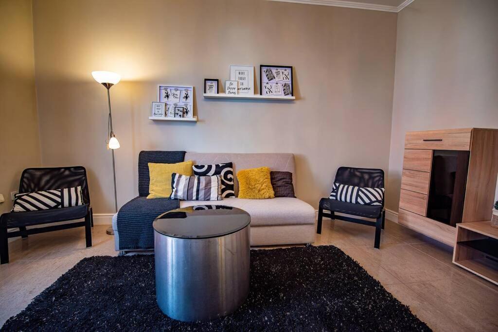 Huge Stylish Apartment Monroe 1 / City Centre プロヴディフ エクステリア 写真