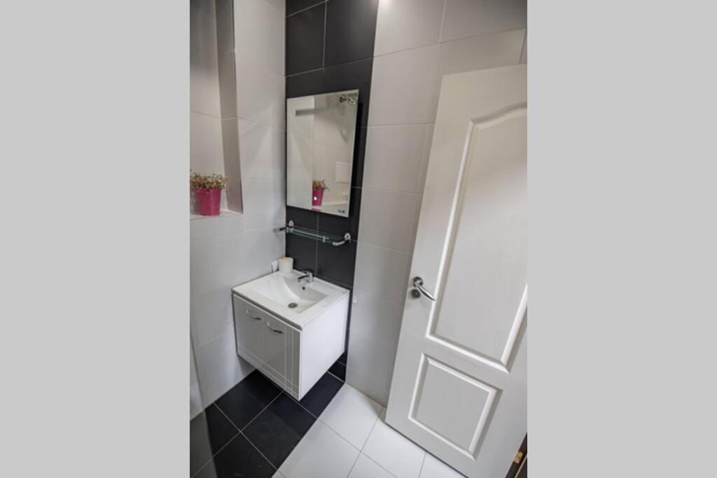 Huge Stylish Apartment Monroe 1 / City Centre プロヴディフ エクステリア 写真